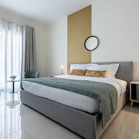 Mount10 Luxury Apartment *